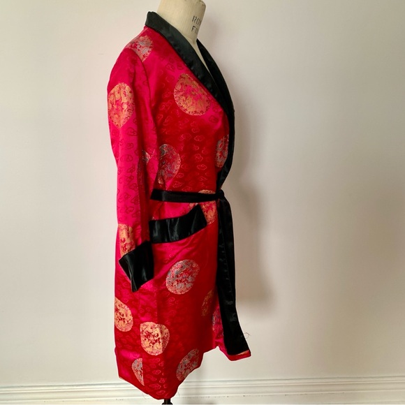 Vintage Fuchsia Chinese Satin Robe - Picture 4 of 9